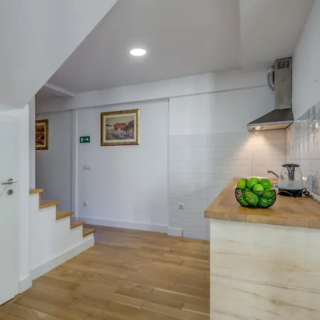 Centar Terace Apartmenets דירה *